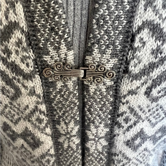 Andean Tradition alpaca blend knit long sweater with decorative hooks size small - Picture 2 of 8